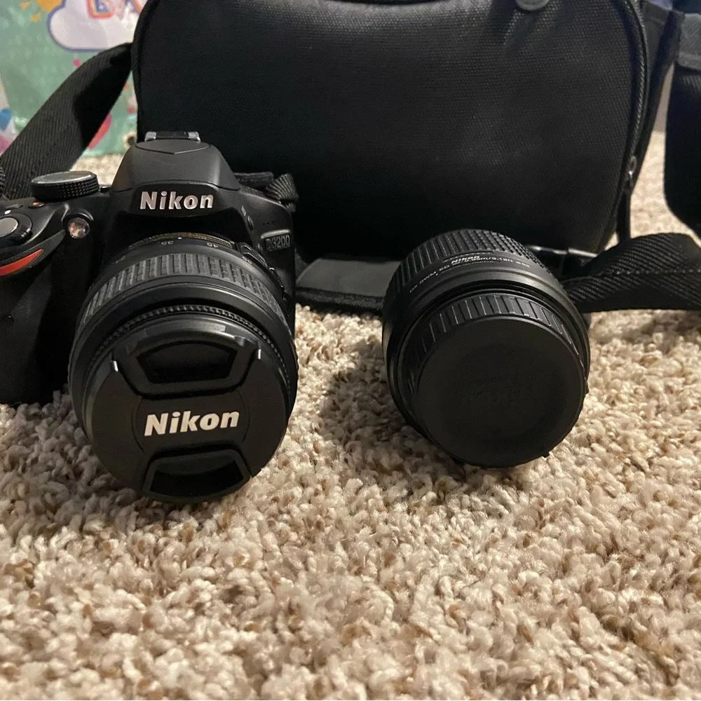 Nikon d3200 with two lenses